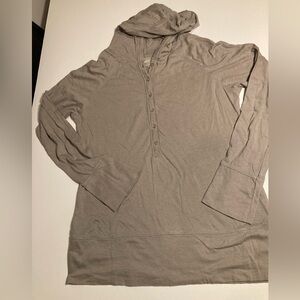 Old Navy, excellent condition lightweight long sleeve hoodie size large